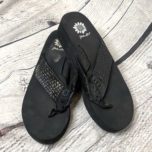Yellow Box Black Crocodile Print Wedge Thong Flip Flops Size 8